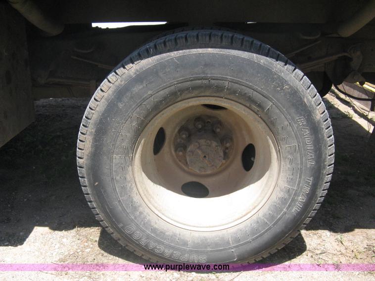 image for item A6391 1989 Ford F350 Custom pickup truck