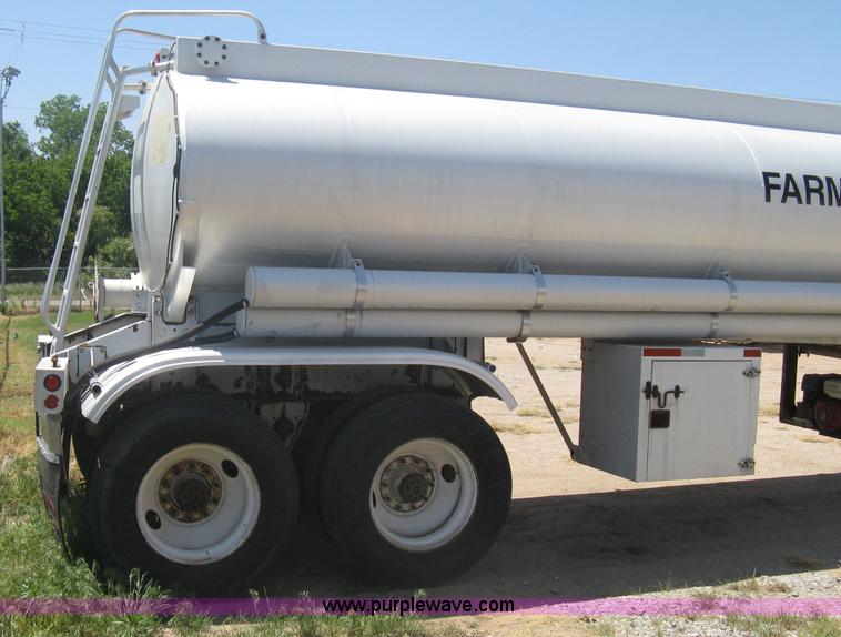 image for item A6392 1992 Fruehauf 42' aluminum tanker trailer