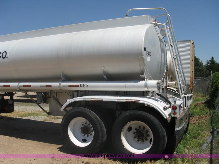 image for item A6392 1992 Fruehauf 42' aluminum tanker trailer