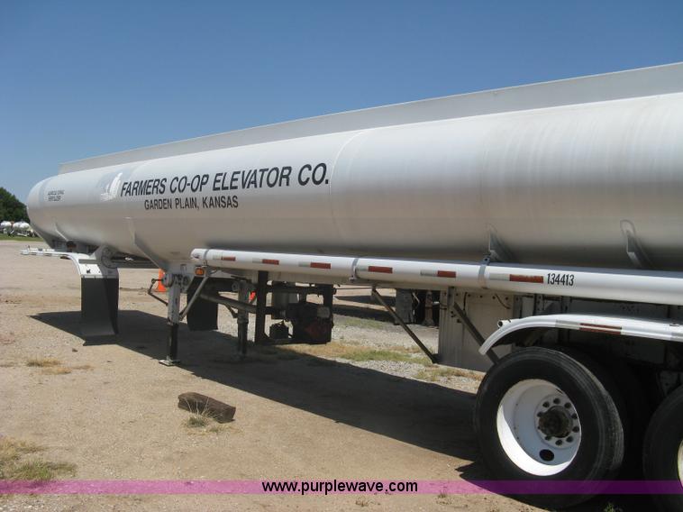 image for item A6392 1992 Fruehauf 42' aluminum tanker trailer