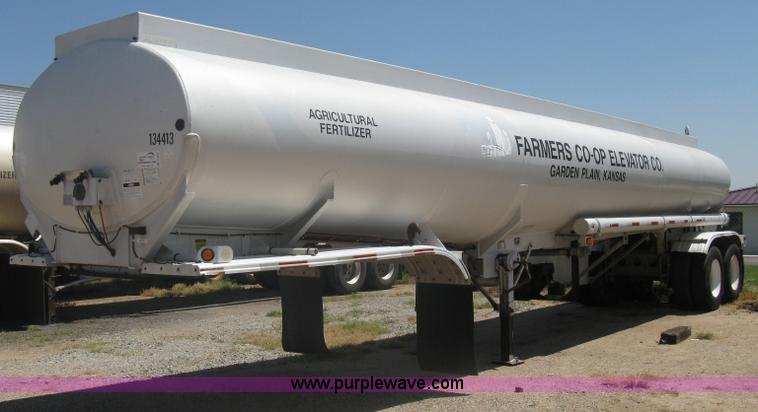image for item A6392 1992 Fruehauf 42' aluminum tanker trailer
