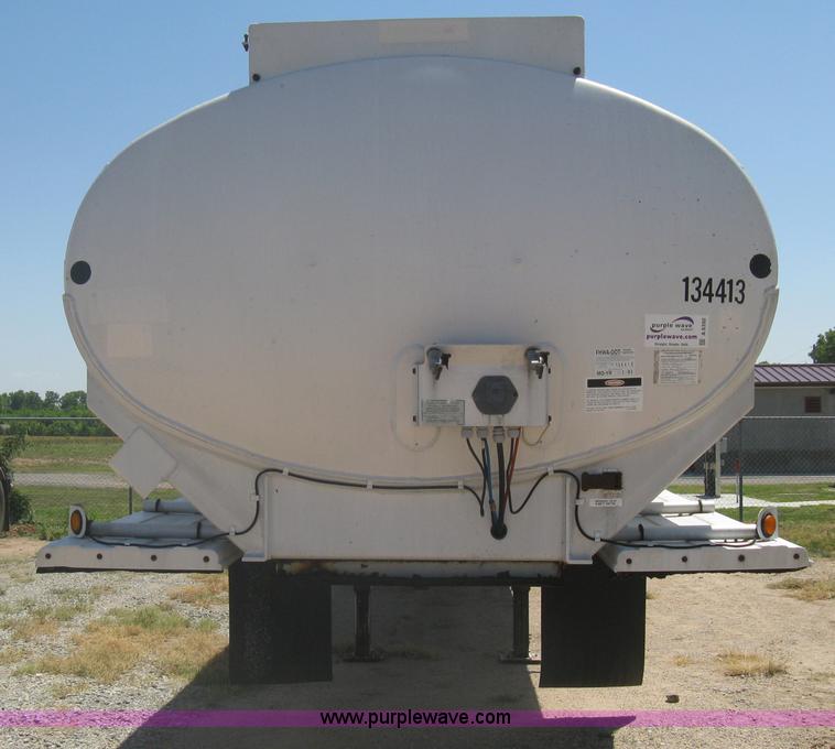 image for item A6392 1992 Fruehauf 42' aluminum tanker trailer