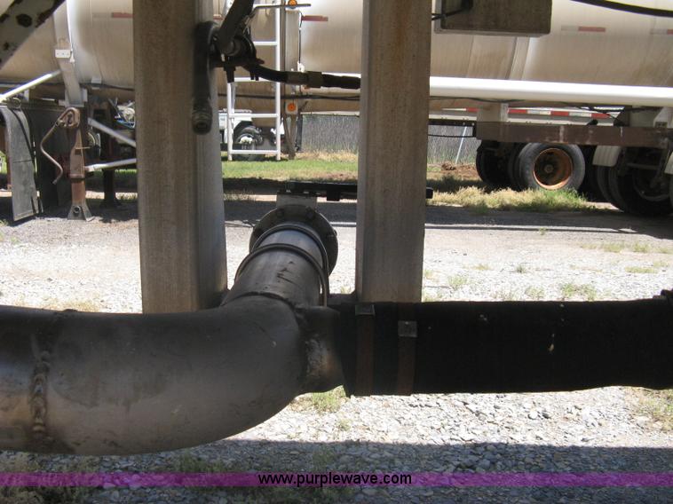 image for item A6392 1992 Fruehauf 42' aluminum tanker trailer