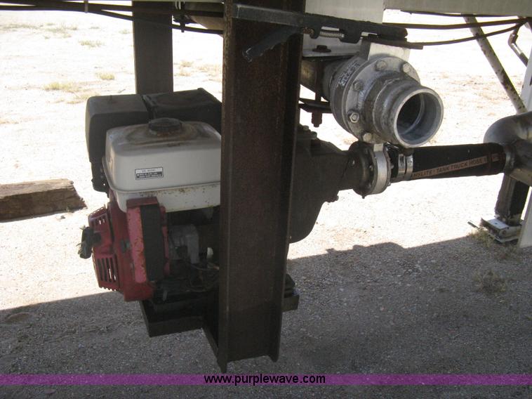 image for item A6392 1992 Fruehauf 42' aluminum tanker trailer