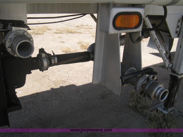 image for item A6392 1992 Fruehauf 42' aluminum tanker trailer