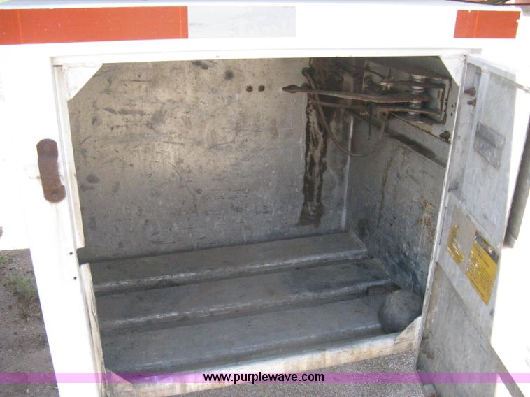 image for item A6392 1992 Fruehauf 42' aluminum tanker trailer