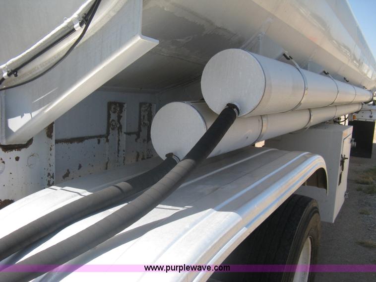 image for item A6392 1992 Fruehauf 42' aluminum tanker trailer