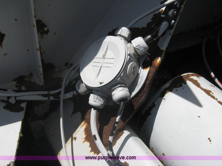 image for item A6392 1992 Fruehauf 42' aluminum tanker trailer