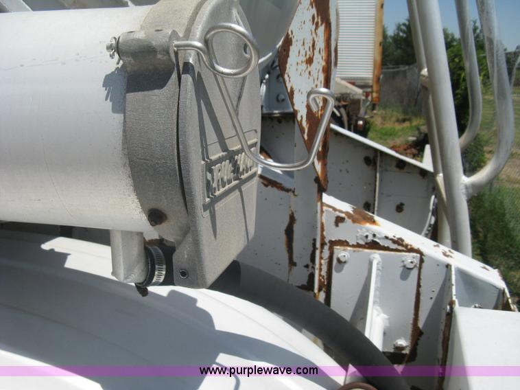 image for item A6392 1992 Fruehauf 42' aluminum tanker trailer