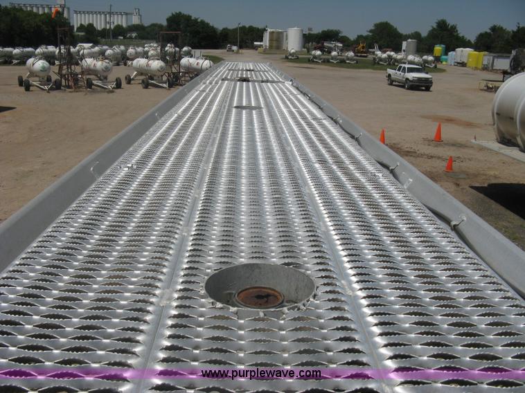 image for item A6392 1992 Fruehauf 42' aluminum tanker trailer