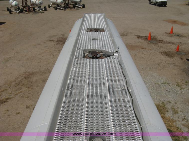 image for item A6392 1992 Fruehauf 42' aluminum tanker trailer