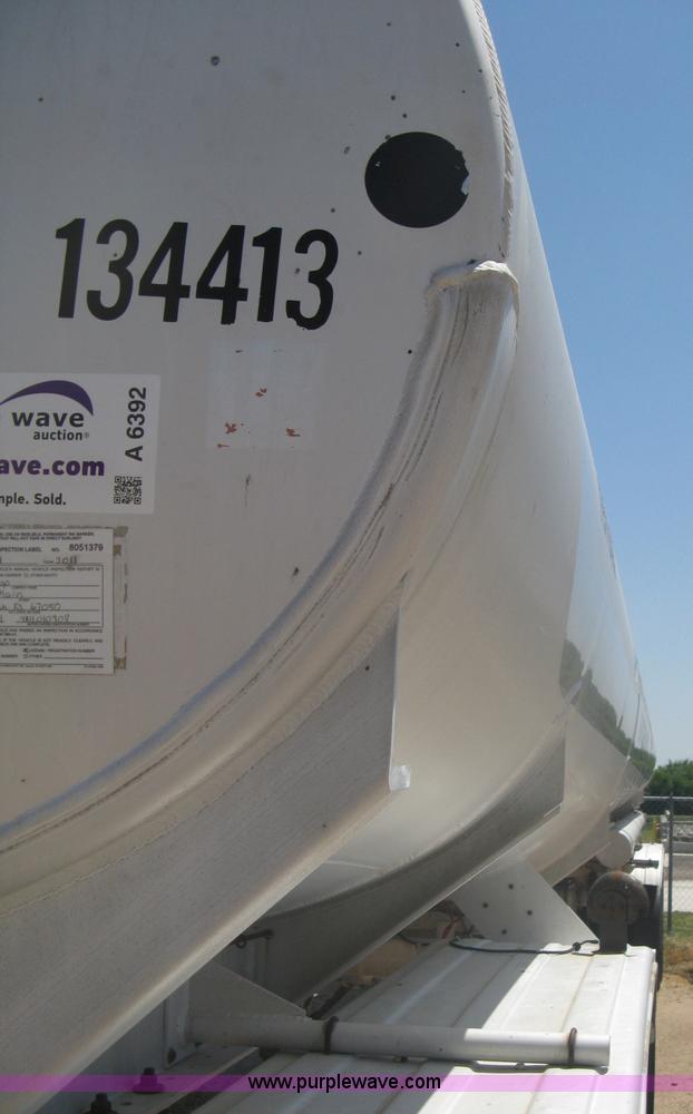 image for item A6392 1992 Fruehauf 42' aluminum tanker trailer