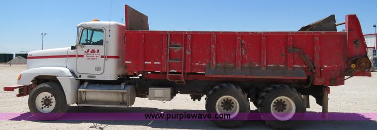 image for item B2355 1997 Freightliner FLD manure spreader semi truck