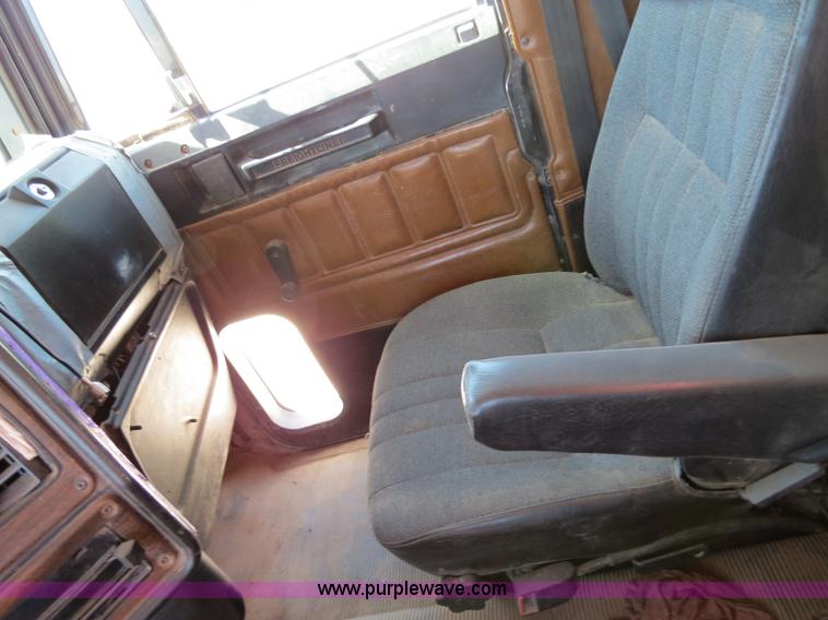 image for item B2356 1997 Freightliner FLD manure spreader semi truck