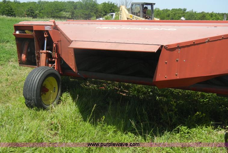 image for item D4095 1983 New Holland Haybine 489 swather