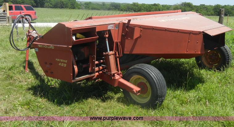 image for item D4095 1983 New Holland Haybine 489 swather