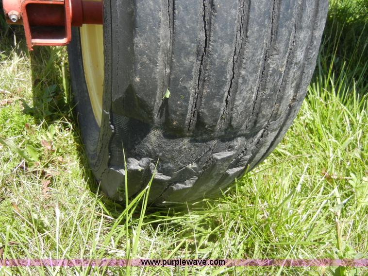 image for item D4095 1983 New Holland Haybine 489 swather