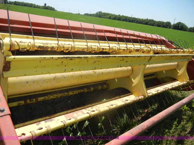 image for item D4095 1983 New Holland Haybine 489 swather