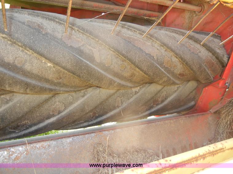 image for item D4095 1983 New Holland Haybine 489 swather