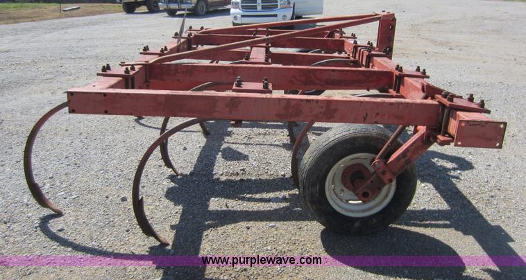 image for item D5526 Hesston 2310 chisel plow