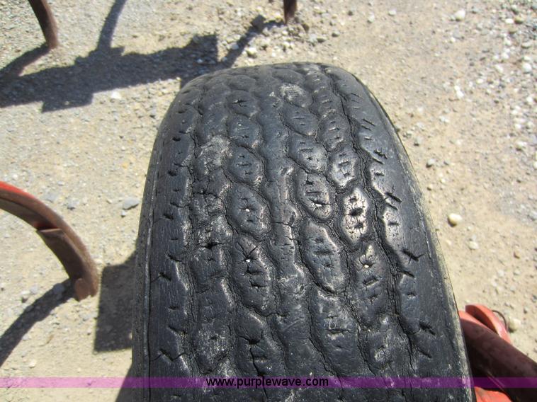 image for item D5526 Hesston 2310 chisel plow