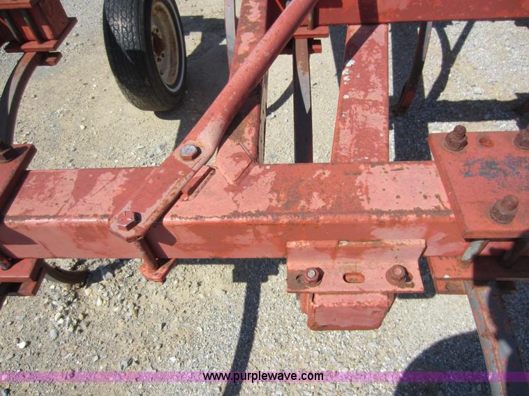 image for item D5526 Hesston 2310 chisel plow