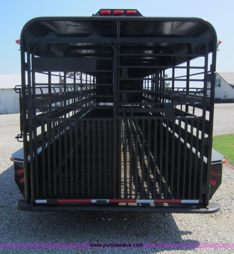 image for item D5532 1986 32' gooseneck livestock trailer