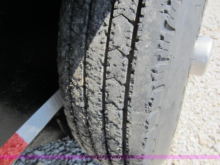 image for item D5532 1986 32' gooseneck livestock trailer