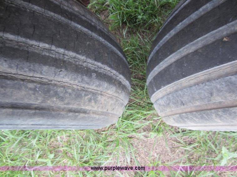 image for item D5561 New Holland 1044 stack wagon