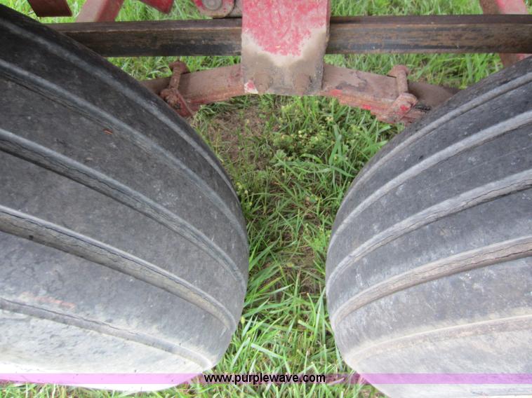 image for item D5561 New Holland 1044 stack wagon