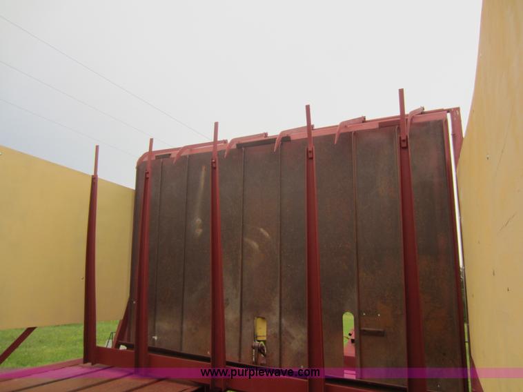 image for item D5561 New Holland 1044 stack wagon