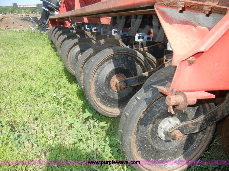 image for item N9761 International 5100 Soybean Special drill