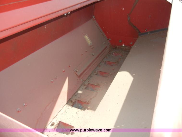 image for item N9761 International 5100 Soybean Special drill