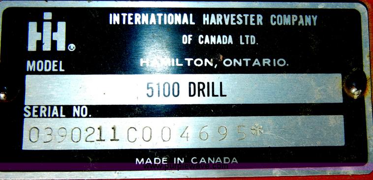 image for item N9761 International 5100 Soybean Special drill