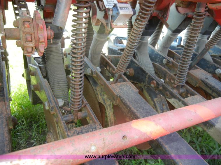 image for item N9761 International 5100 Soybean Special drill