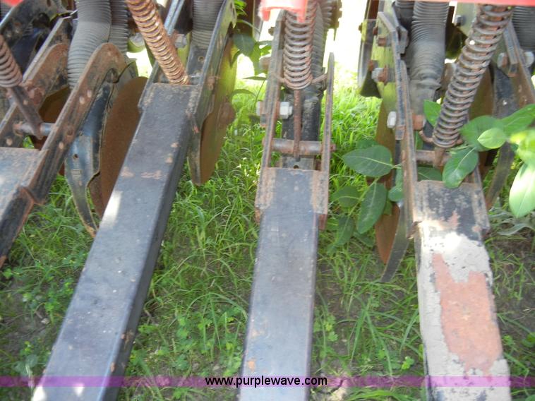 image for item N9761 International 5100 Soybean Special drill