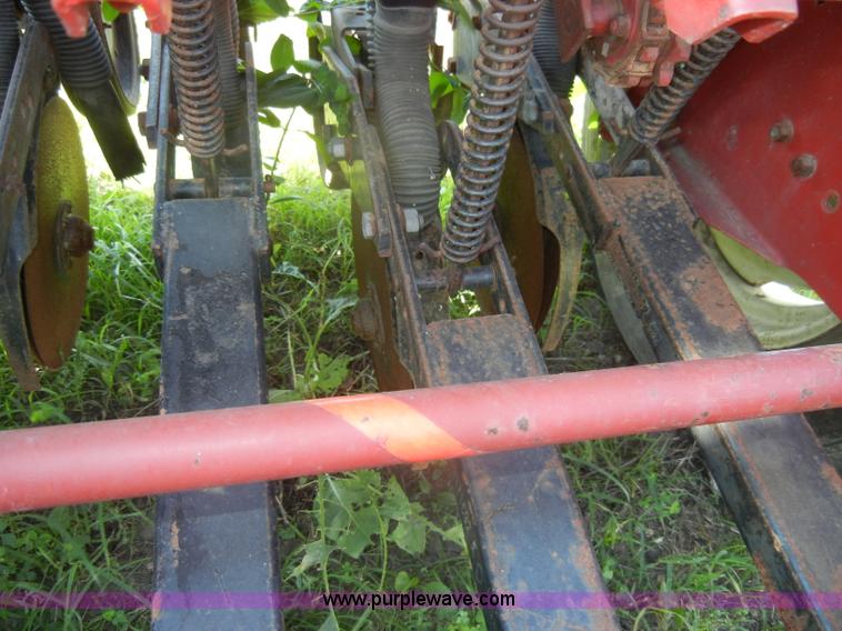 image for item N9761 International 5100 Soybean Special drill