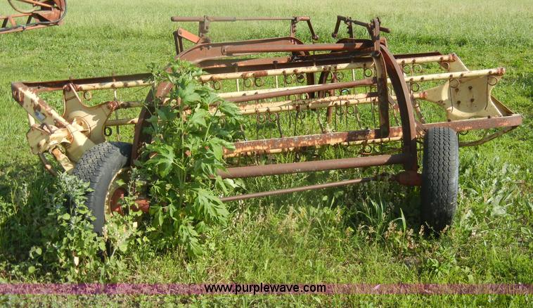 image for item N9763 New Holland 56 side rake
