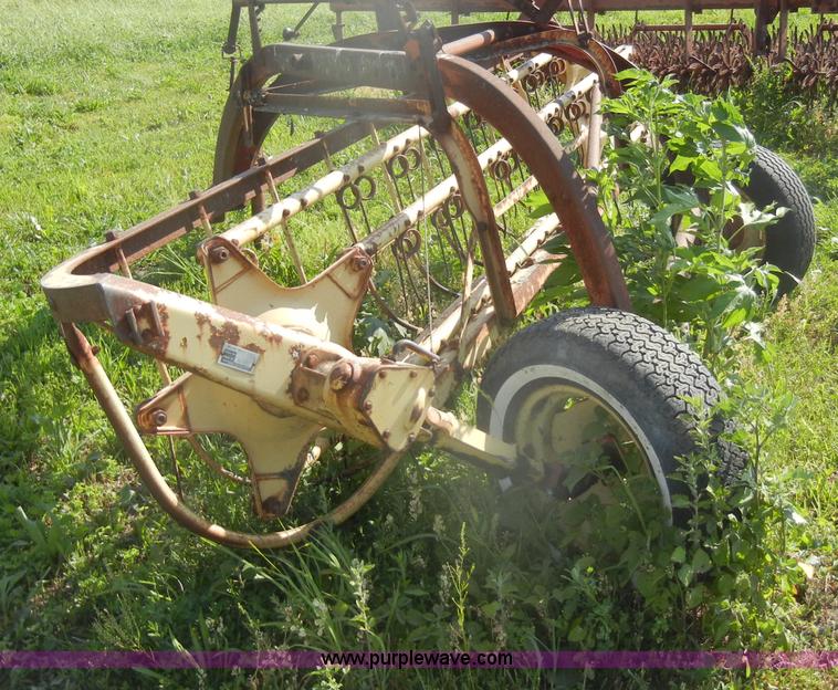 image for item N9763 New Holland 56 side rake