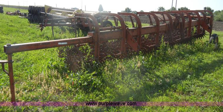 image for item N9764 International 300 20' rotary hoe