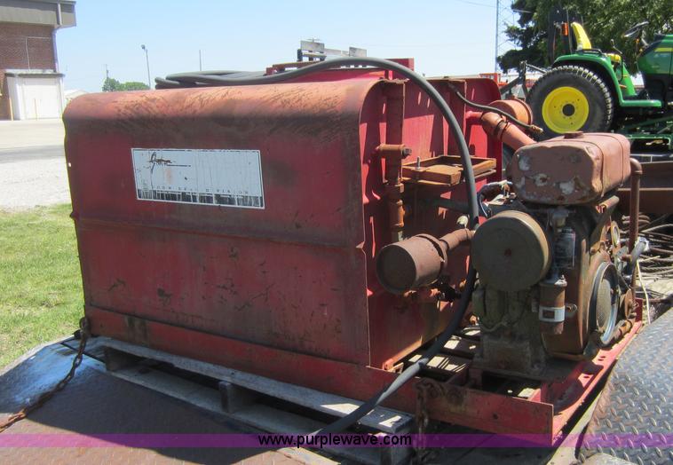 image for item V9086 John Bean R2020 sprayer