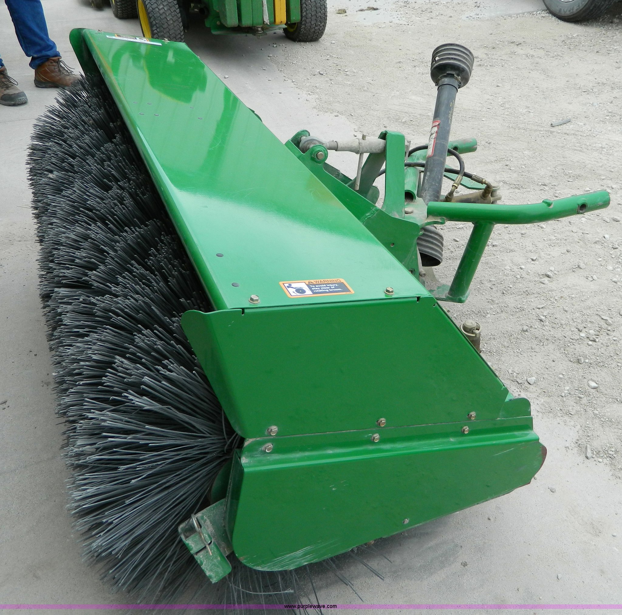 John Deere 60" heavy broom in Hays, KS Item T9850 sold Purple Wave