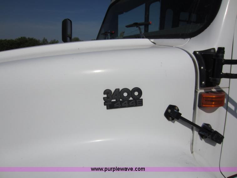 image for item B1266 1999 Coach Navistar International 3400 bus