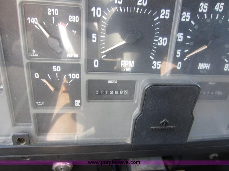 image for item B1266 1999 Coach Navistar International 3400 bus