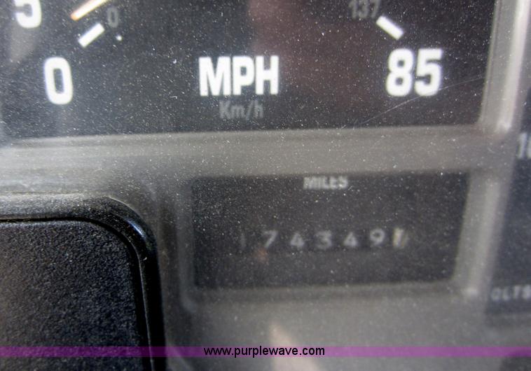 image for item B1266 1999 Coach Navistar International 3400 bus