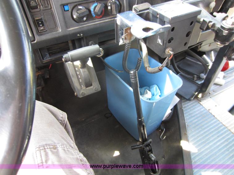 image for item B1266 1999 Coach Navistar International 3400 bus