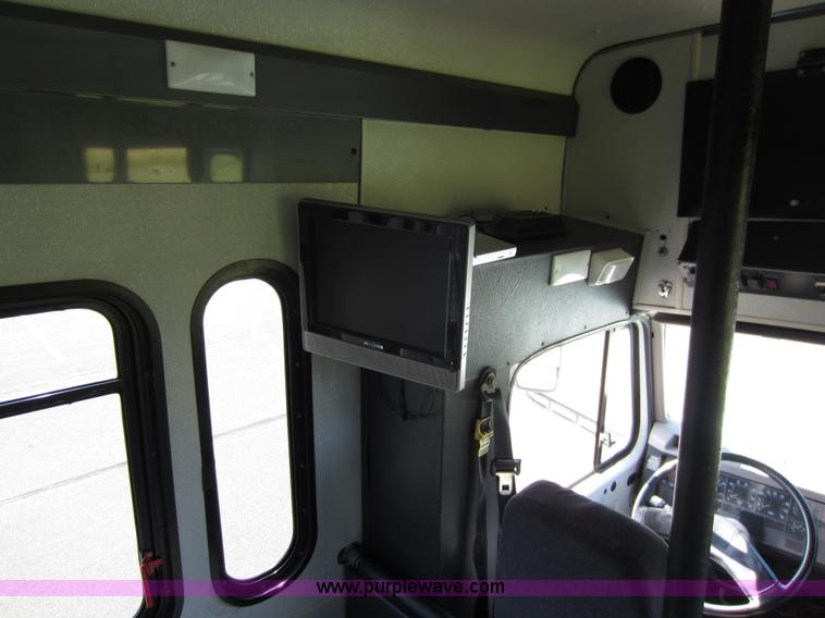 image for item B1266 1999 Coach Navistar International 3400 bus