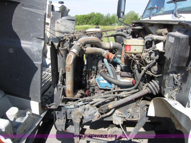 image for item B1266 1999 Coach Navistar International 3400 bus