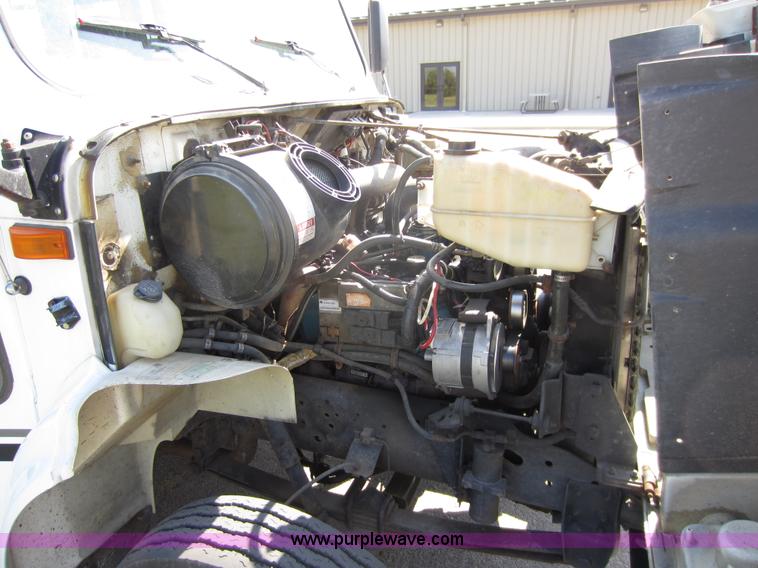 image for item B1266 1999 Coach Navistar International 3400 bus