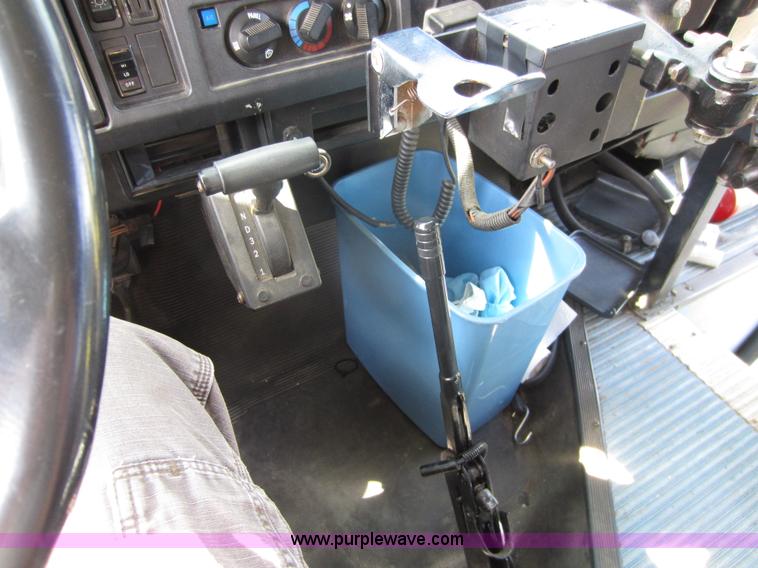 image for item B1266 1999 Coach Navistar International 3400 bus